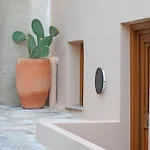شقة Siroa Mystic إرموبولّي